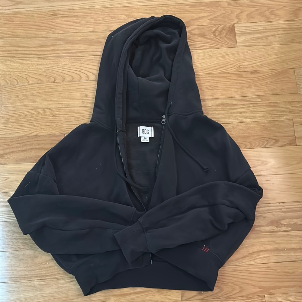 black cropped zip up hoodie